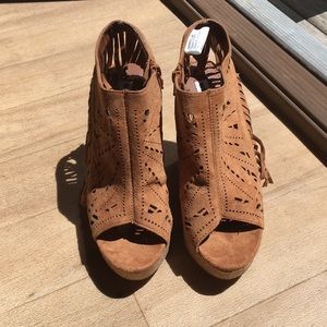 Brown wedges